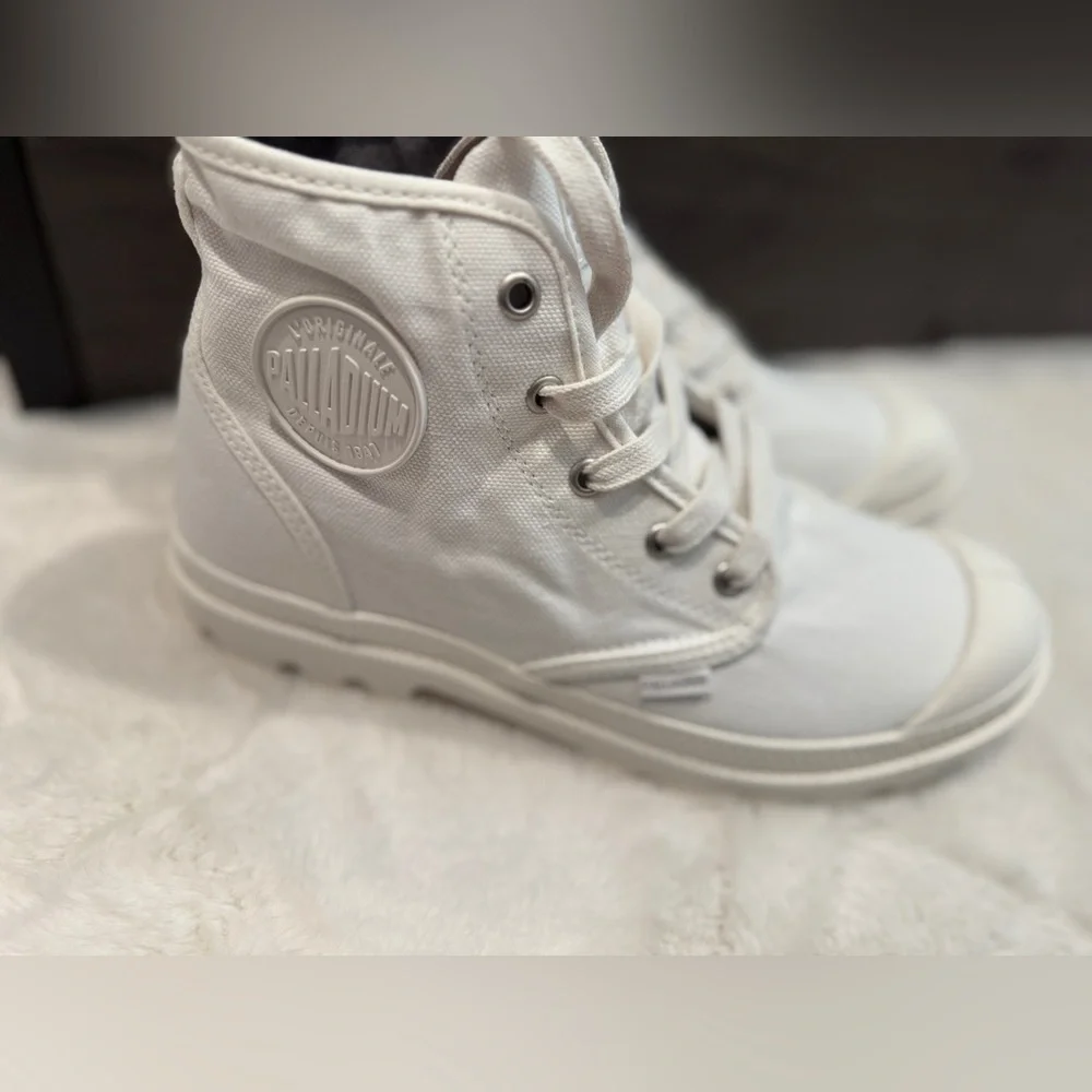 Palladium Pampa Hi Classic White High-Tops - Picture 3 of 4